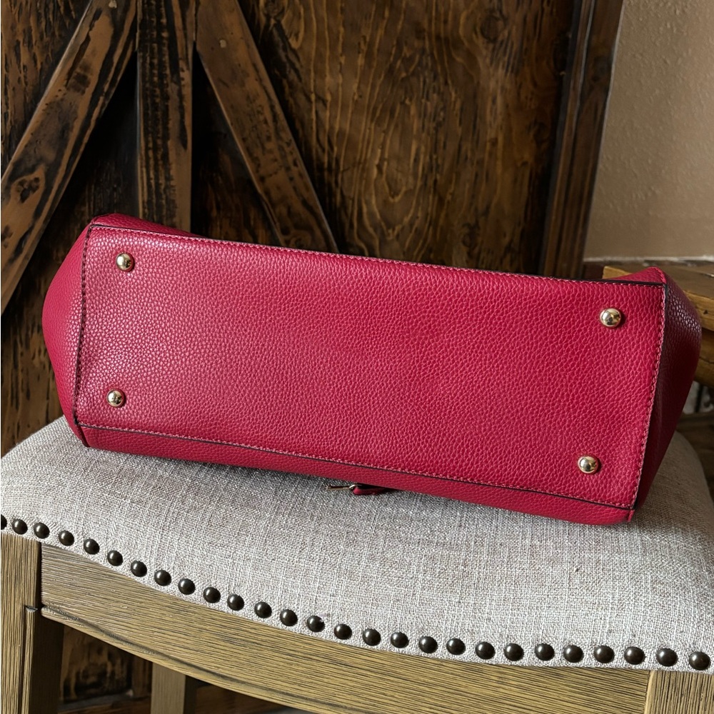Elegant Red Satchel and Wallet Set - Picture 7 of 14